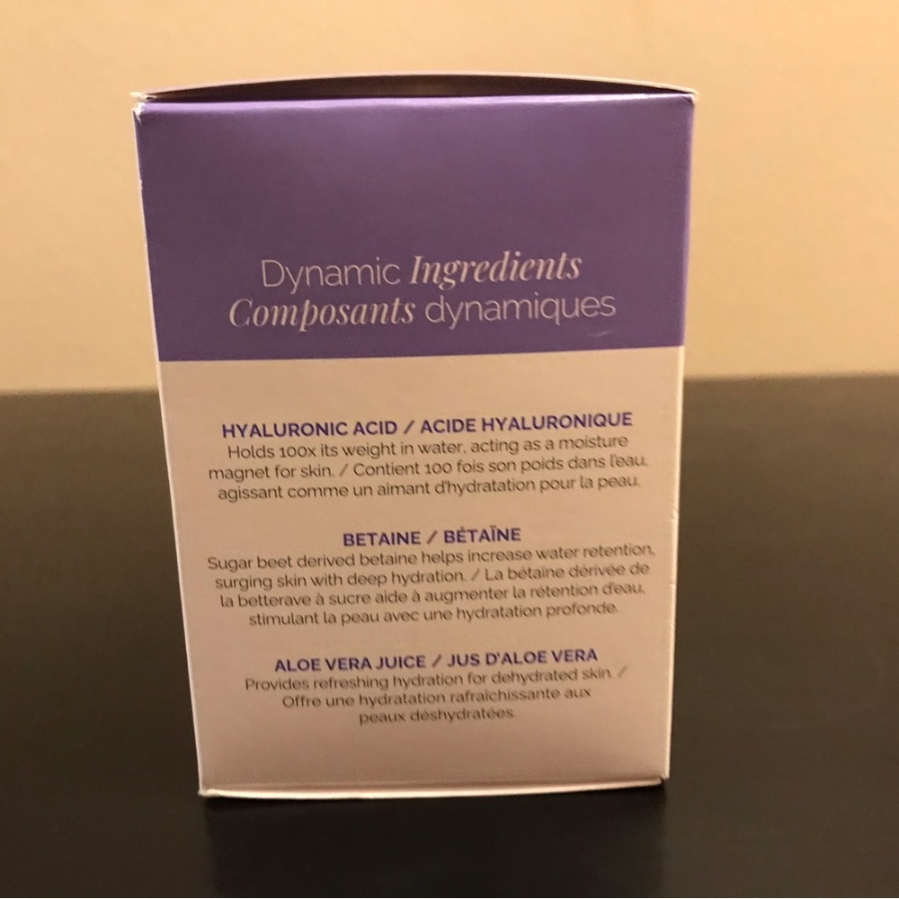 StriVectin Moisture Magnet Gel Cream - Purple and White - Picture 2 of 6